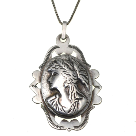 Coliere si lanturi argint - Lant argint pandant romanesc vechi, profil feminin A Vintage Collection