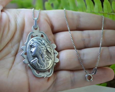 Lant argint pandant romanesc vechi, profil feminin A Vintage Collection [1]