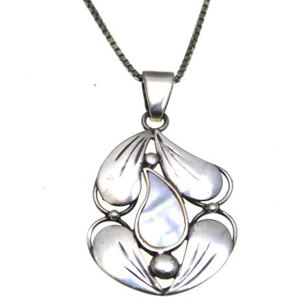 Coliere si lanturi argint - Lant argint vintage cu pandant sidef Gdansk A Vintage Collection