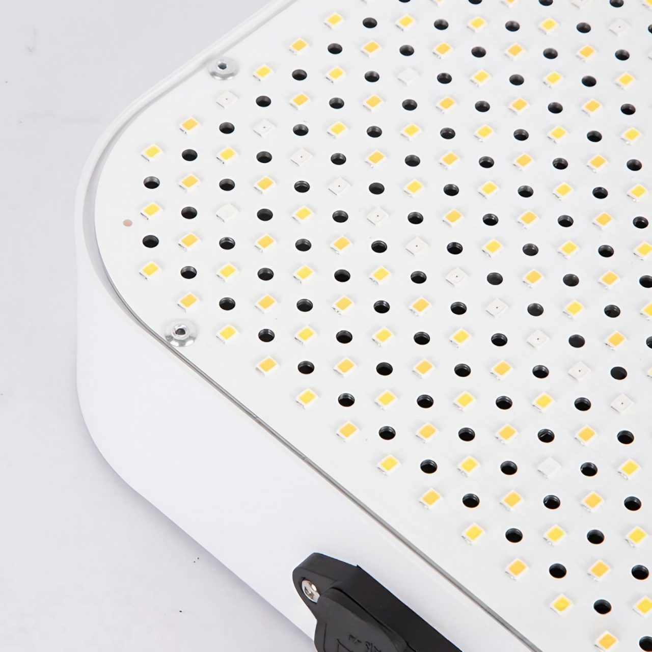 Lampa led AxaCube pentru cresterea plantelor, spectru complet, 588 LED-uri, 100W, dimabila, ventilator racire incorporat, alimentare 100 - 277 V, 31 x 21 x 5 cm [9]