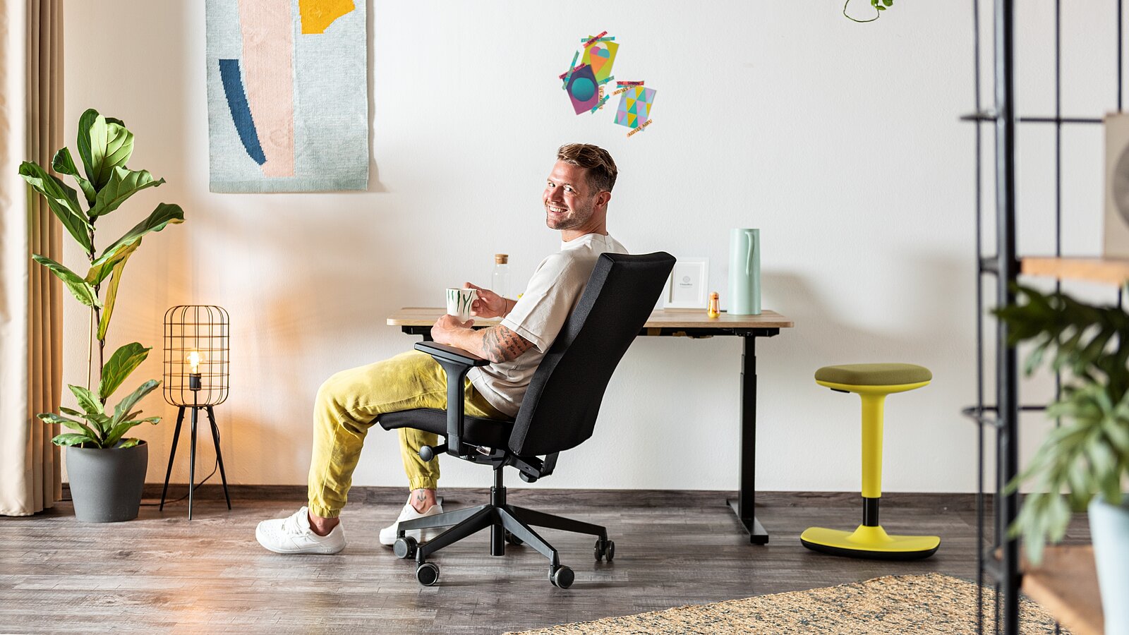 Alege-ți scaunul de birou perfect pentru confort și productivitate! 💺✨