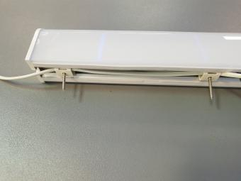 APLICA LED DE BAIE CU PRIZA INCORPORATA 15W LUMINA RECE [4]