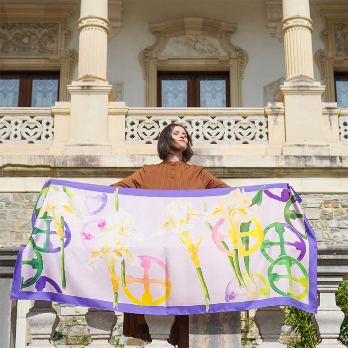 Esarfa matase imprimata "Sacred Purity" 180x80 [6]