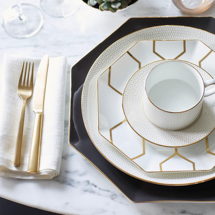 Set masa portelan Wedgwood, colectia Arris White & Gold, ptr 6 persoane, 24 piese [8]