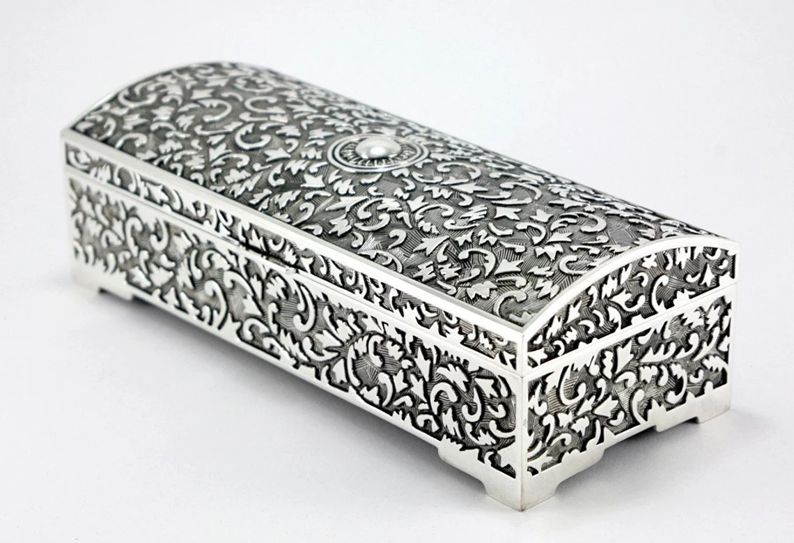 Cutie bijuterii argintata mare cu broderie [1]