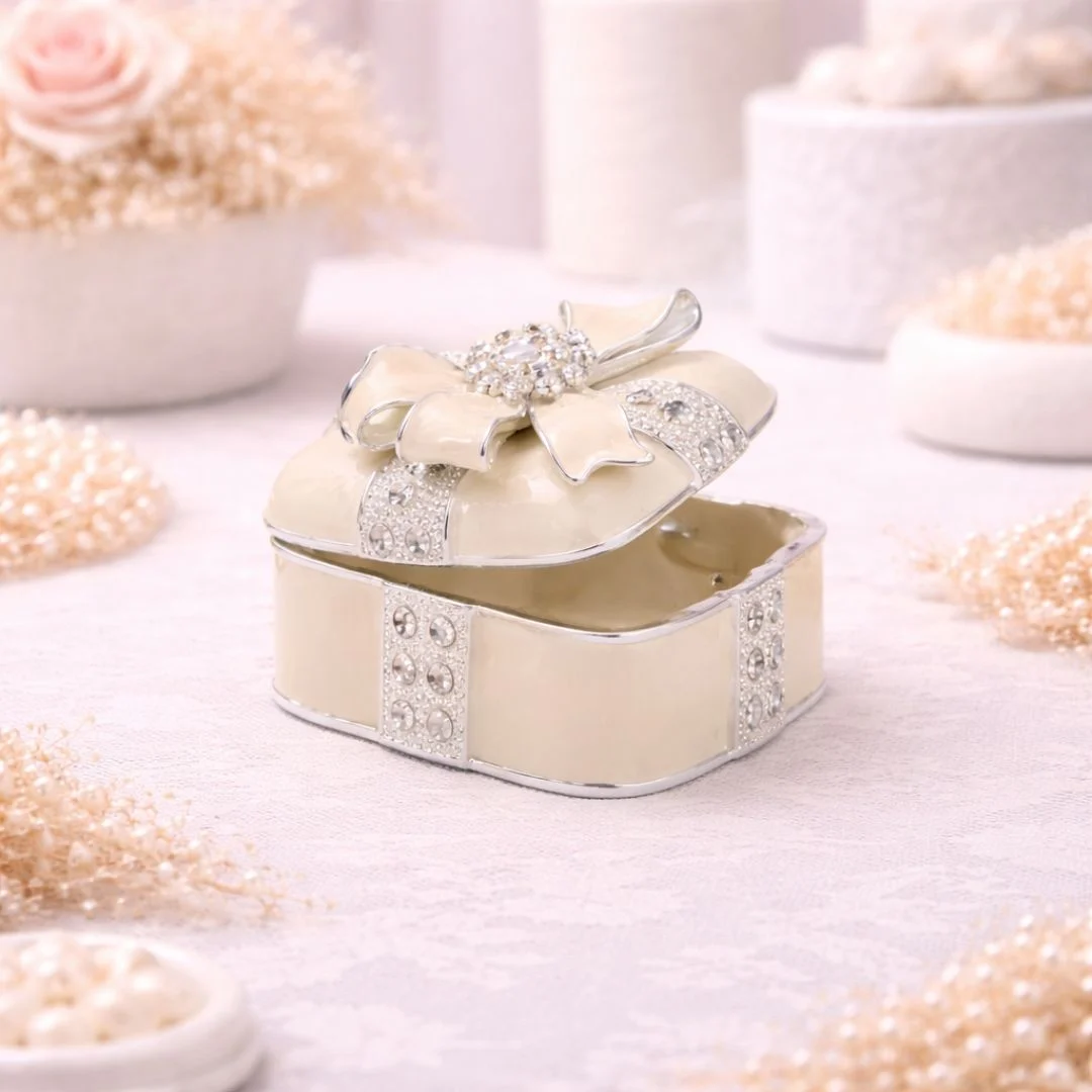 ARANJAMENTE FLORALE DE MĂTASE PARFUMATE - Cutie bijuterii patrata, funda cu cristale