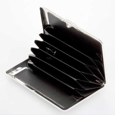 Port card argintat cu piele maro [1]