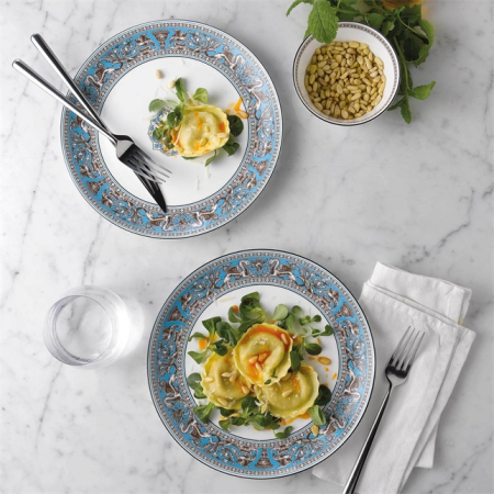 SETURI DE MASĂ - Set masa din portelan bone china Wedgwood colectia Florentine Turquoise – pentru 12 persoane