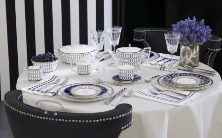 SUB 3000 - Set cafea/espresso din portelan bone china Wedgwood colectia Renaissance Gold – pentru 6 persoane