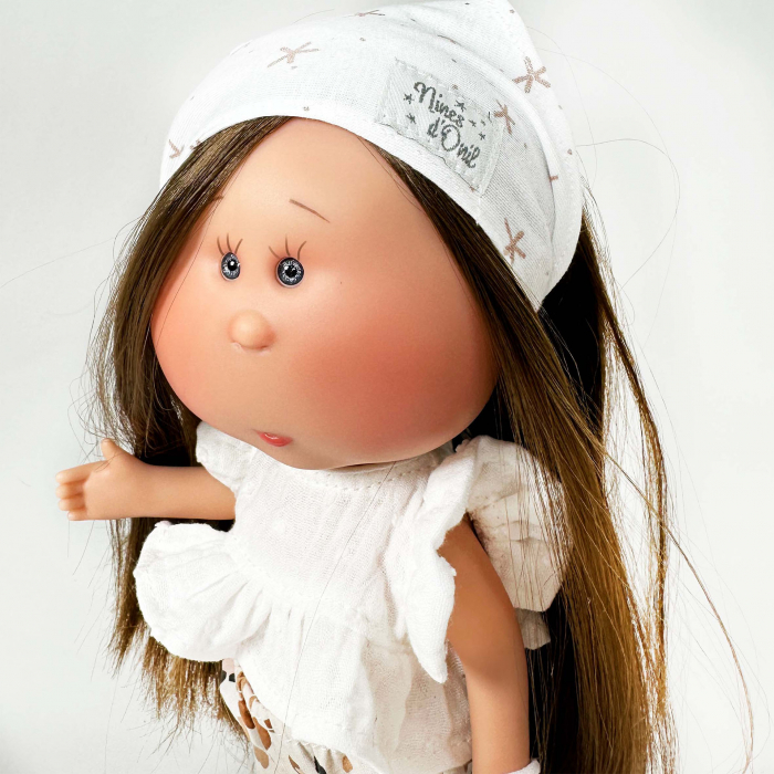 Papusa Nines D'Onil, Mia, cu parul saten drept, cu catel, cu articulatii, cu miros de vanilie, 30 cm [3]