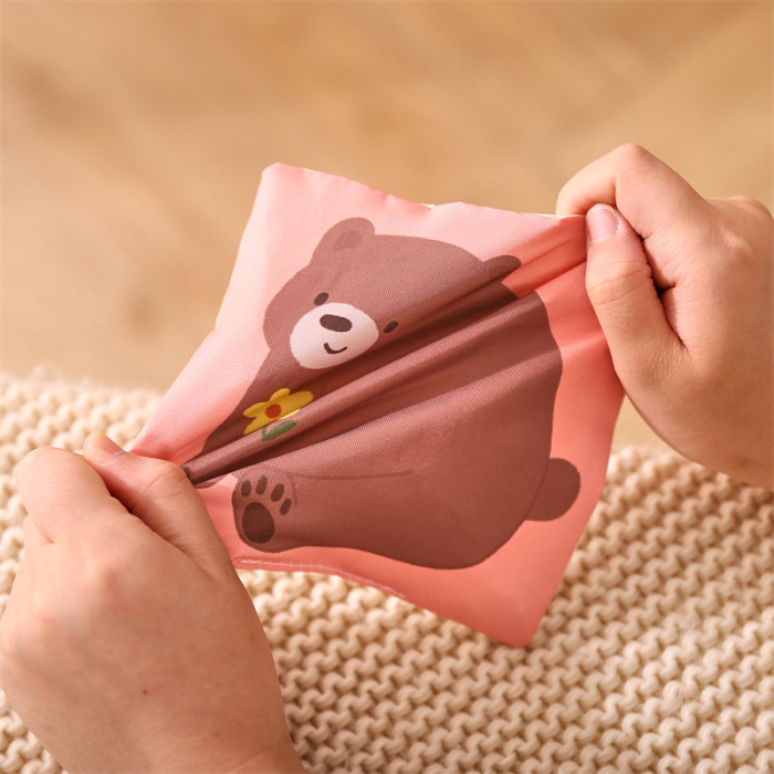 Cub senzorial Babysnugg, jucarie interactiva tip tissue box cu servetele, Montessori, 3+ luni, esarfe colorate, dezvoltare senzoriala, Animale [4]