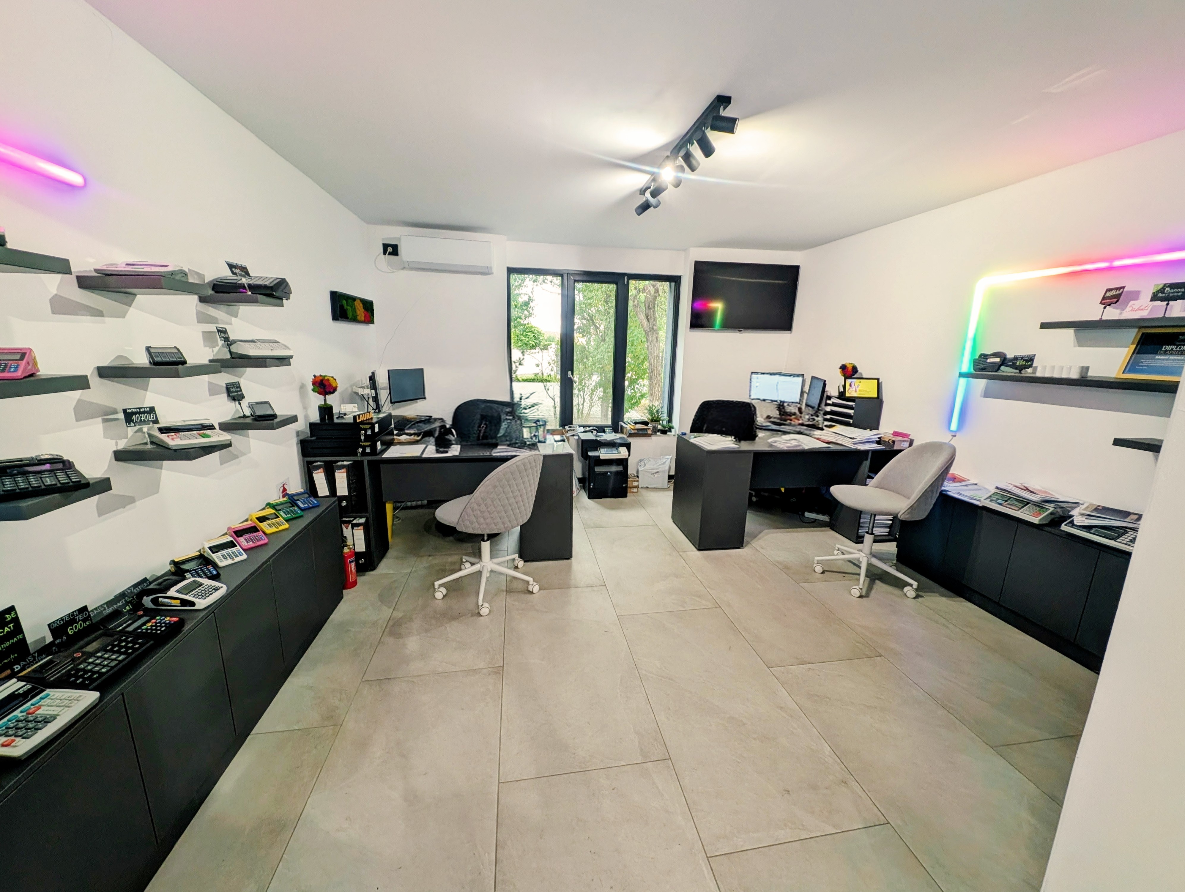 Magazin fizic + magazin online