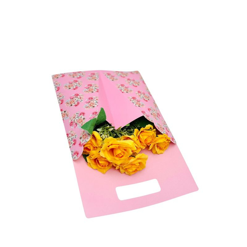 Aranjament deosebit cu buchet de trandafiri artificiali galbeni, 34x23 cm [3]