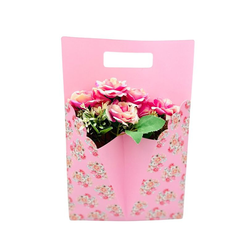 Aranjament deosebit cu buchet de trandafiri artificiali roz pal, 34x23 cm [1]