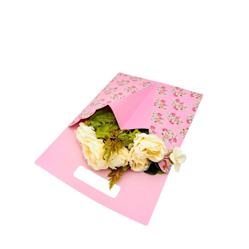 Aranjament floral deosebit cu buchet de trandafiri artificiali și boboci diversi, galben deschis, 34×23 cm [3]