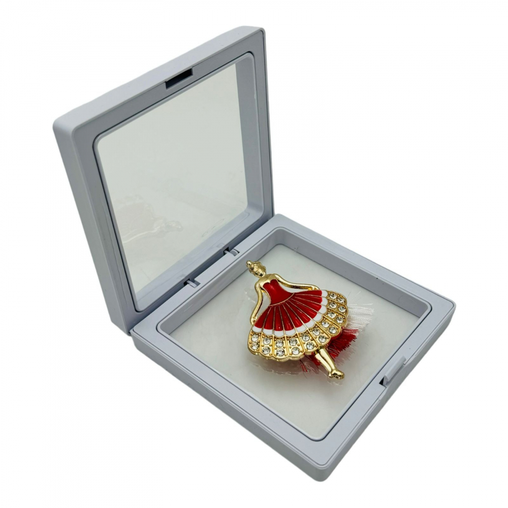 Brosa Martisor , Balerina Rosie in cutie cu expunere 3D (alb/negru), 8.5×8.5×2cm [1]