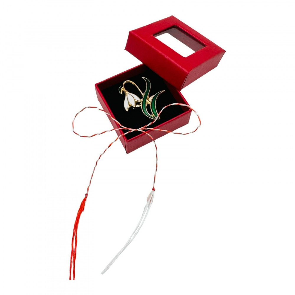 Brosa Martisor in cutiuta cu fereastra, 5×5cm, Ghiocel Norocos, model 2025 [1]