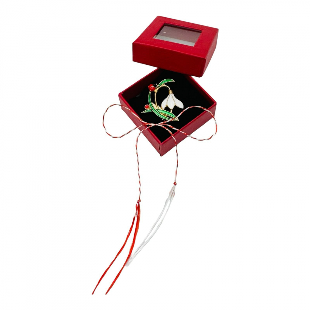 Brosa Martisor in cutiuta cu fereastra, 5×5cm, Ghiocel Norocos, model 2025 [1]