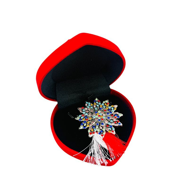 Brosa floricica de lux, sidefata cu pietre si ciucure pentru martisor, in cutie din catifea premium in forma de inima [1]