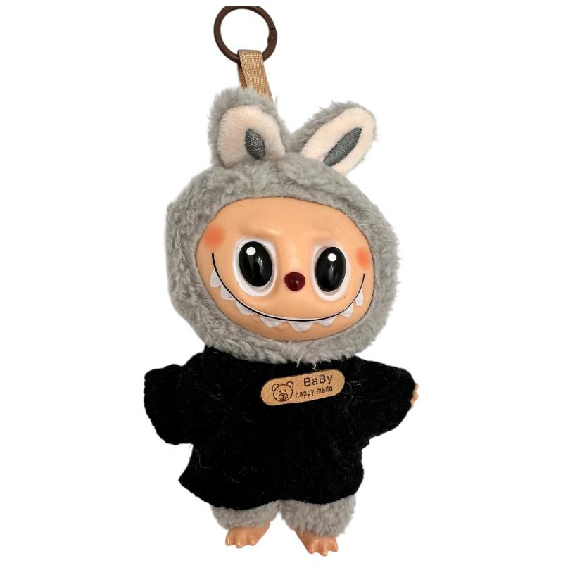 Labubu Cozy Look 17-18cm – jucarie plus cu breloc, costum iepuras si pulover colorat, culori combinate pentru vibe de colectie, BaoBao [1]