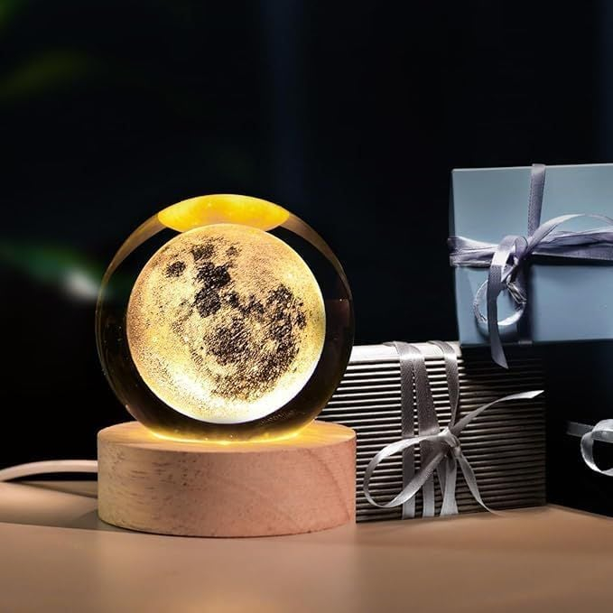 Lampa de veghe Glob Cristal 3D cu Luna, 8cm, lumina calda ambientala pentru dormitor si birou, BaoBao [1]