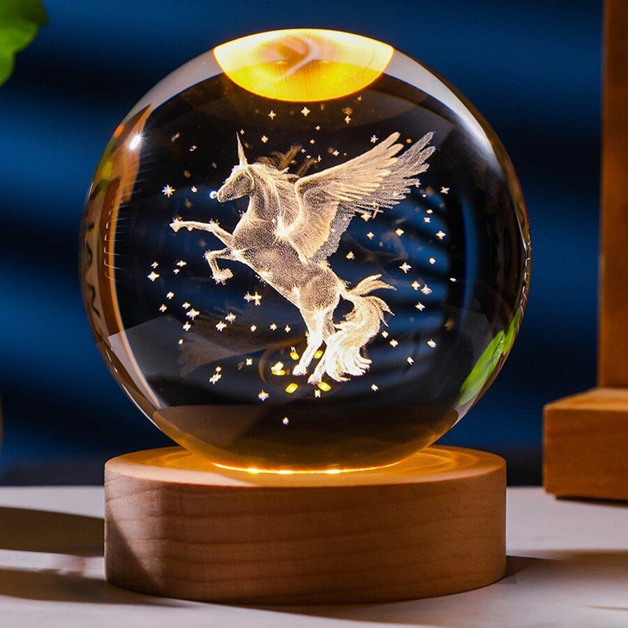 Lampa de veghe Glob Cristal 3D cu Unicorn, 6cm, lumina calda ambientala, cu baza din lemn, BaoBao [1]