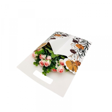 Aranjament deosebit cu buchet de trandafiri artificiali si frunze de eucalipt, roz pal, 34×23 cm [1]