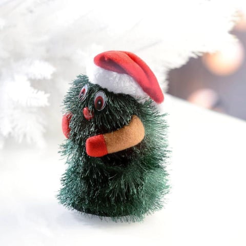 Brad muzical animat 20 cm, cu pălărie Moș – cântă și dansează, funcționare pe 3×AA [1]