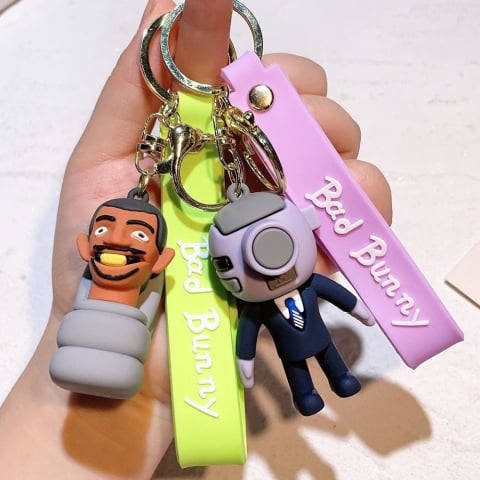 Breloc Accesoriu bad bunny, figurina din silicon, diverse modele  [1]