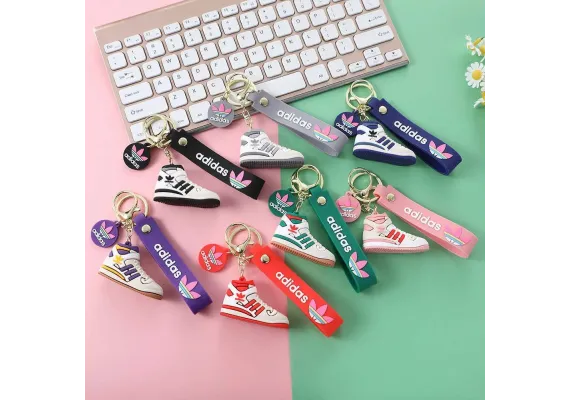 Jucarii, Copii & Bebe - Brelocdin Silicon cu Figurine incaltaminte sport, multicolor 