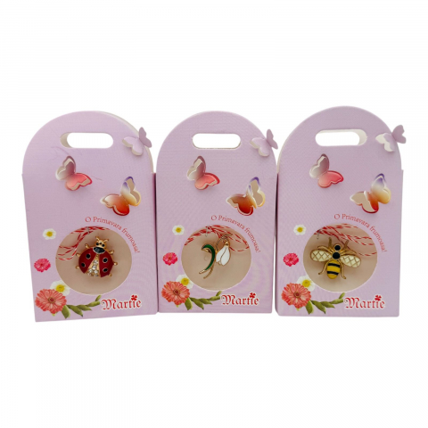 Martisoare diverse - Set 3 Brosa martisor ambalata in cutiuta lila deosebita, 12.5×7.5cm, modele combinate