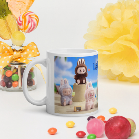 Cana ceramica 330 ml cu model Labubu pe plaja [4]