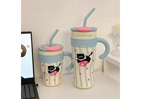 Cani cu Design si Personalizabile - Cana cu pai si capac 700ml HappyTime, model pisica neagra, plastic fara BPA, maner ergonomic, design kawaii