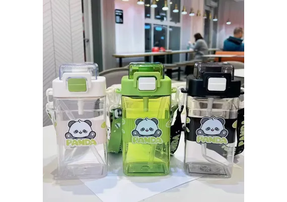 Cani cu Design si Personalizabile - Sticla apa copii Panda 600ml cu pai si capac flip, curea de umar, plastic fara BPA, modele colorate, diverse culori