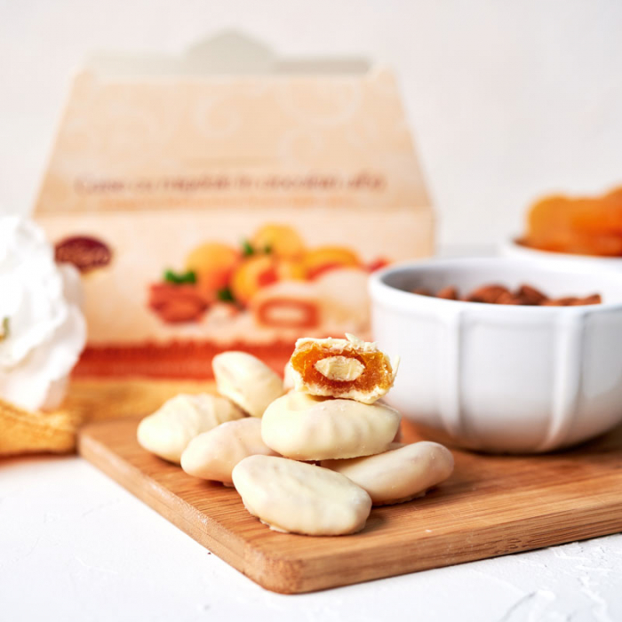 Bomboane Rifero Caise cu migdale în ciocolată albă 200g [2]