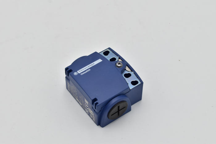 Limitator Sfârșit de Cursă TELEMECANIQUE ZCT21G11 [4]
