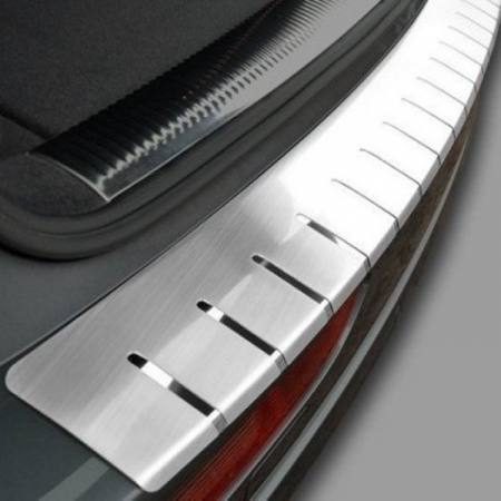 Accesorii Autoturisme - Folie protectie portbagaj in doua straturi, Crom si Aluminiu Polisat 83 x 7,5cm