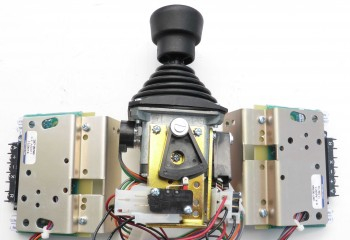 Produse - Joystick de rotire si ridicare pentru nacele diesel Genie GE-53073