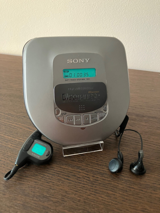 CD player Sony D-465 [1]