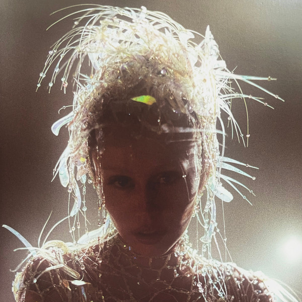 Miley Cyrus – Something Beautiful [1]