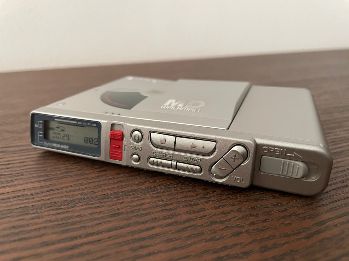 MiniDisc player & recorder Sony MZ-R37 [2]