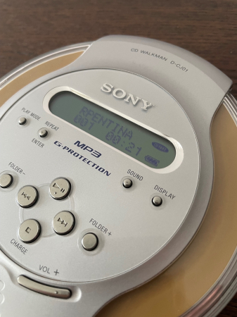 CD & MP3 player Sony D-CJ01 [2]