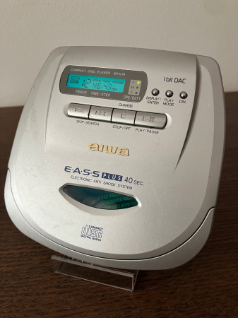 Walkman - CD player Aiwa XP-V74