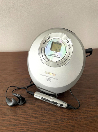 Walkman - CD player Aiwa XP-V831
