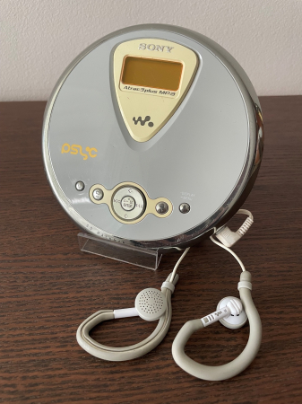 Walkman - CD & MP3 player Sony D-NE300