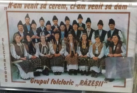 Muzică Populară/Lăutarească - Grupul Folcloric "Răzeșii" - N-am Venit Să Cerem, Ci-am Venit Să Dăm, (Casetă Audio)
