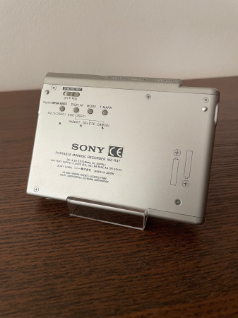MiniDisc player & recorder Sony MZ-R37 [2]