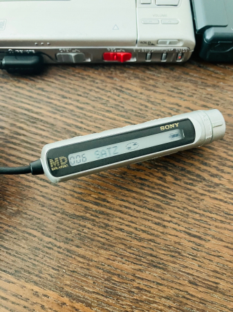 MiniDisc player & recorder Sony MZ-R50 [2]