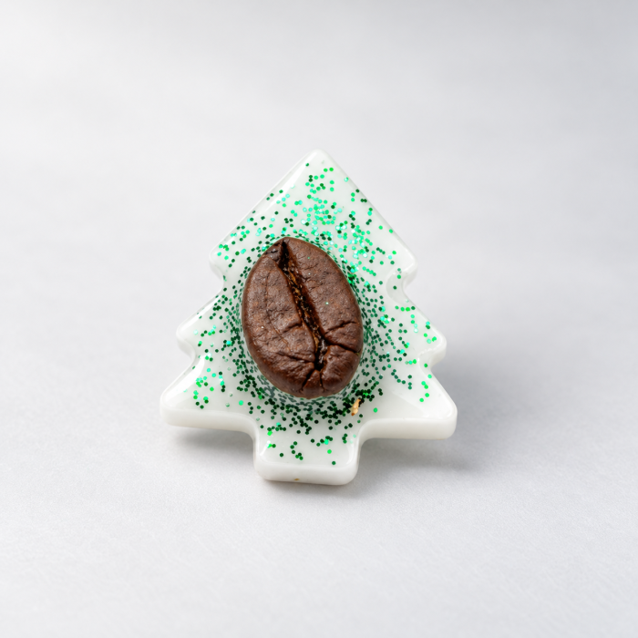 Brosa pin Brad de Craciun decorat cu bob de cafea si glitter verde [14]