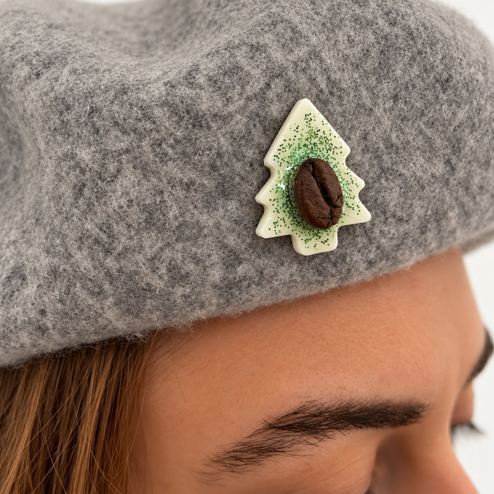 Brosa pin Brad de Craciun decorat cu bob de cafea si glitter verde [8]